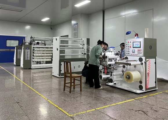 多軸纏繞機(jī)，煙包膜拉線(xiàn)分條機(jī)應(yīng)用案例