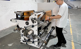 DFQ700型冷燙膜分切機(jī)